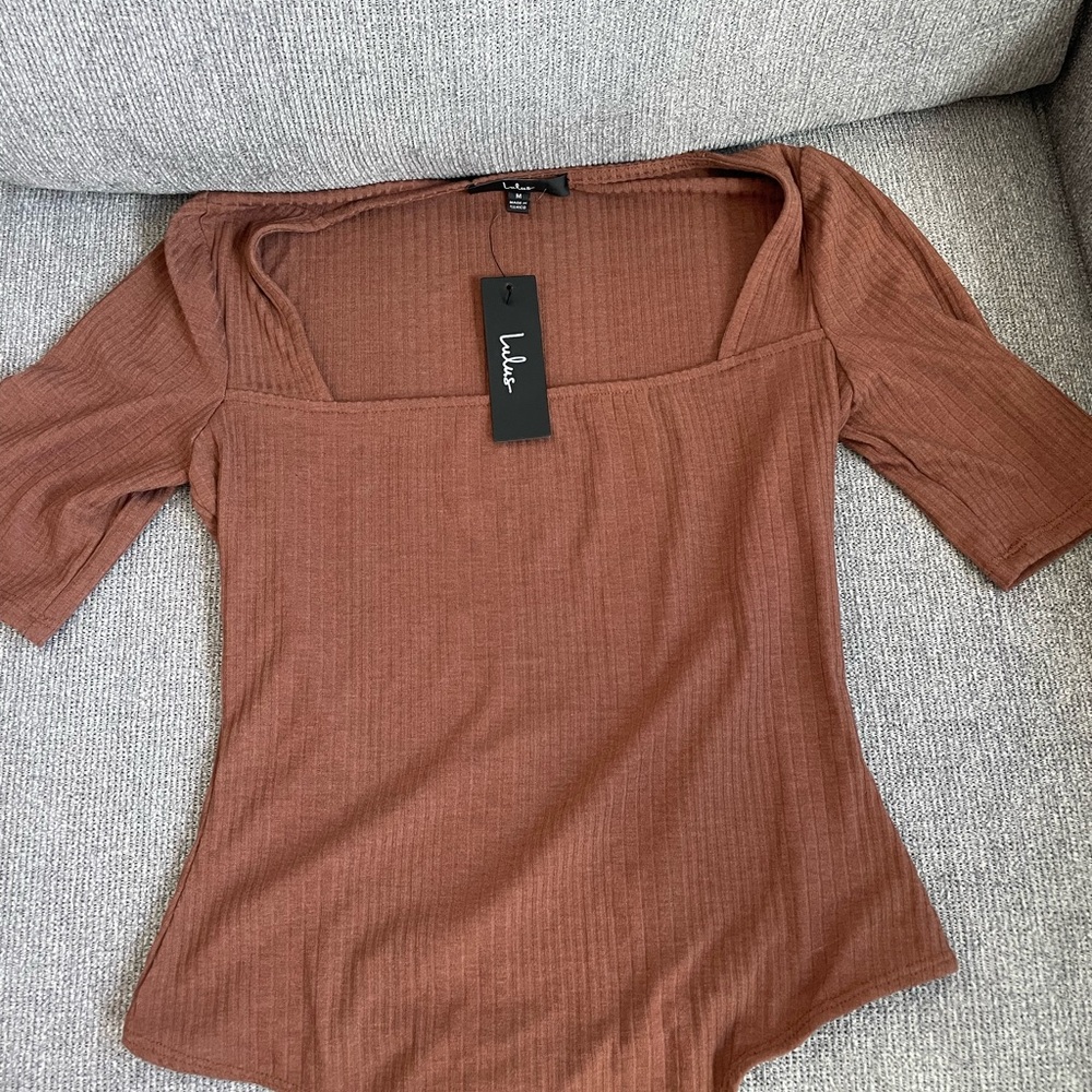 Short sleeve body suit